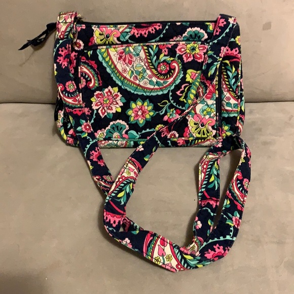 Vera Bradley bag 10 x 7. - Picture 2 of 6